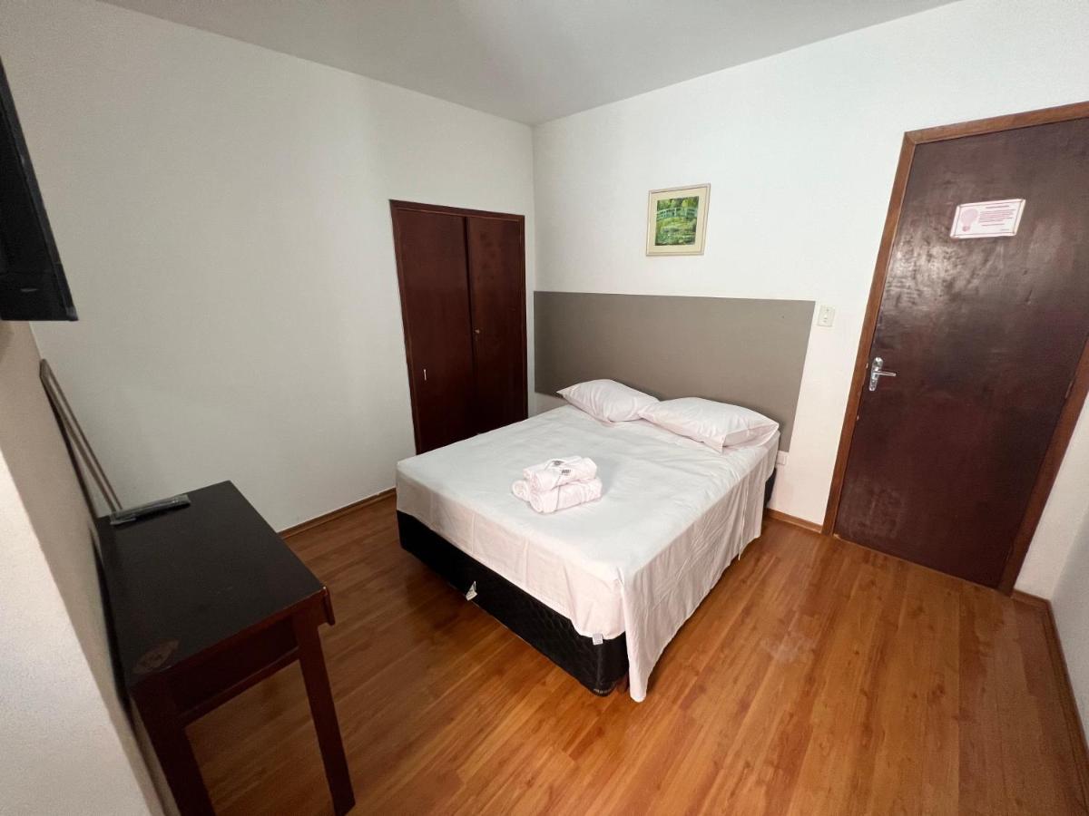 Hotel Thermas Da Mantiqueira - Pocos De Caldas - De Frente Para A Praca Central E Relogio Floral Bagian luar foto